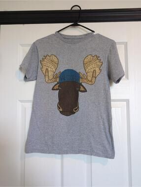 Small vail colorado moose T-shirt